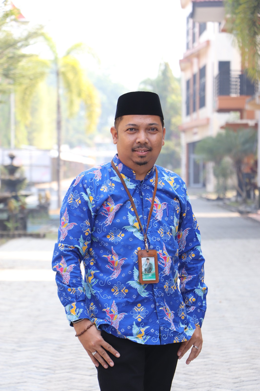 Foto Yudil, afiliator buku 100 Prompt AI untuk Guru Madrasah